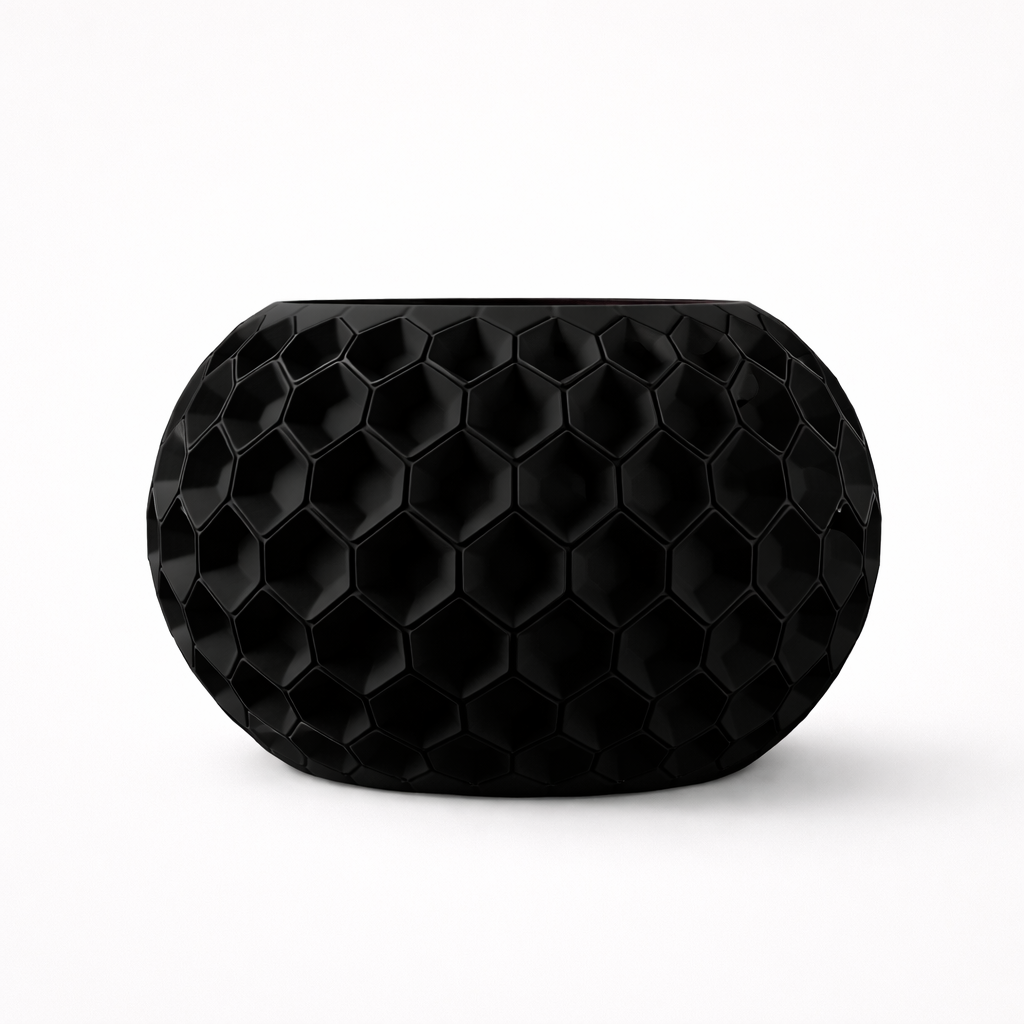 Yvara 3D – nowoczesna doniczka z druku 3D wykonana z biodegradowalnego PLA, stworzona z myślą o wyjątkowych wnętrzach -czarna.png