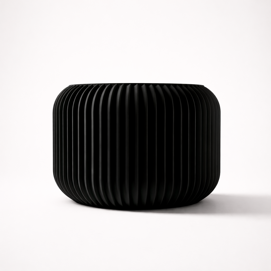 Elava 3D – nowoczesna doniczka z druku 3D wykonana z biodegradowalnego PLA, stworzona z myślą o wyjątkowych wnętrzach-czarna.png