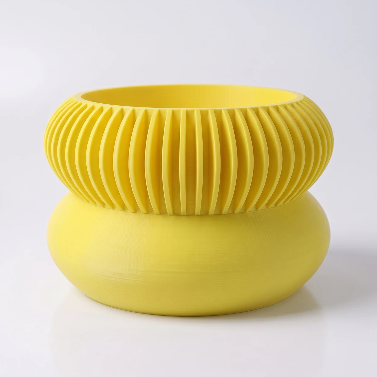 Doniczka Varami 3D, kolor żółty, zdjęcie studyjne