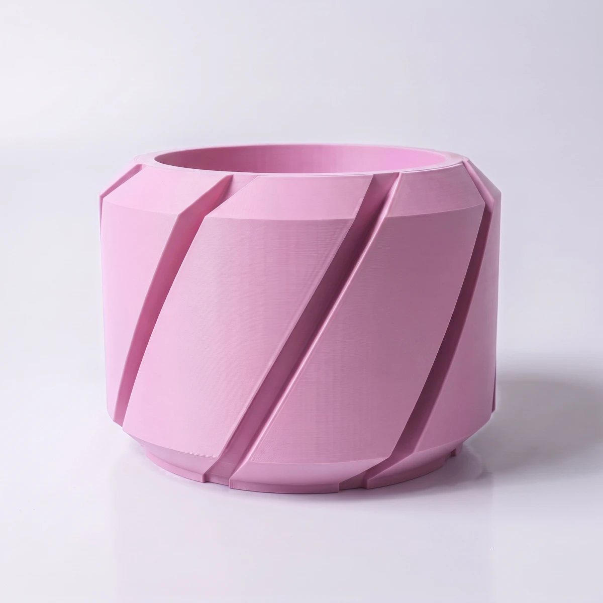 Doniczka Zamara 3D, kolor pudrowy róż, zdjęcie studyjne